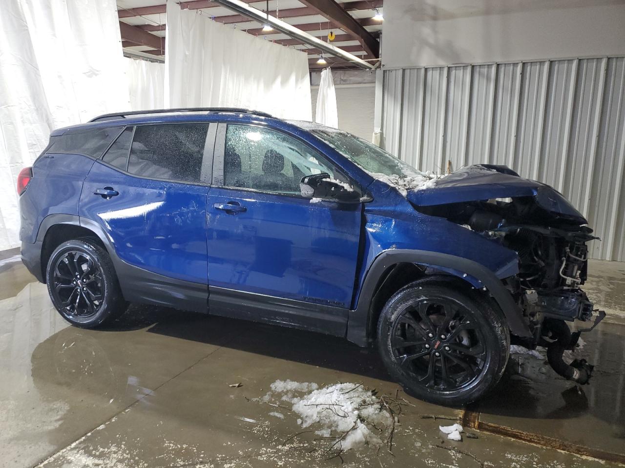 2022 GMC Terrain - Image 4