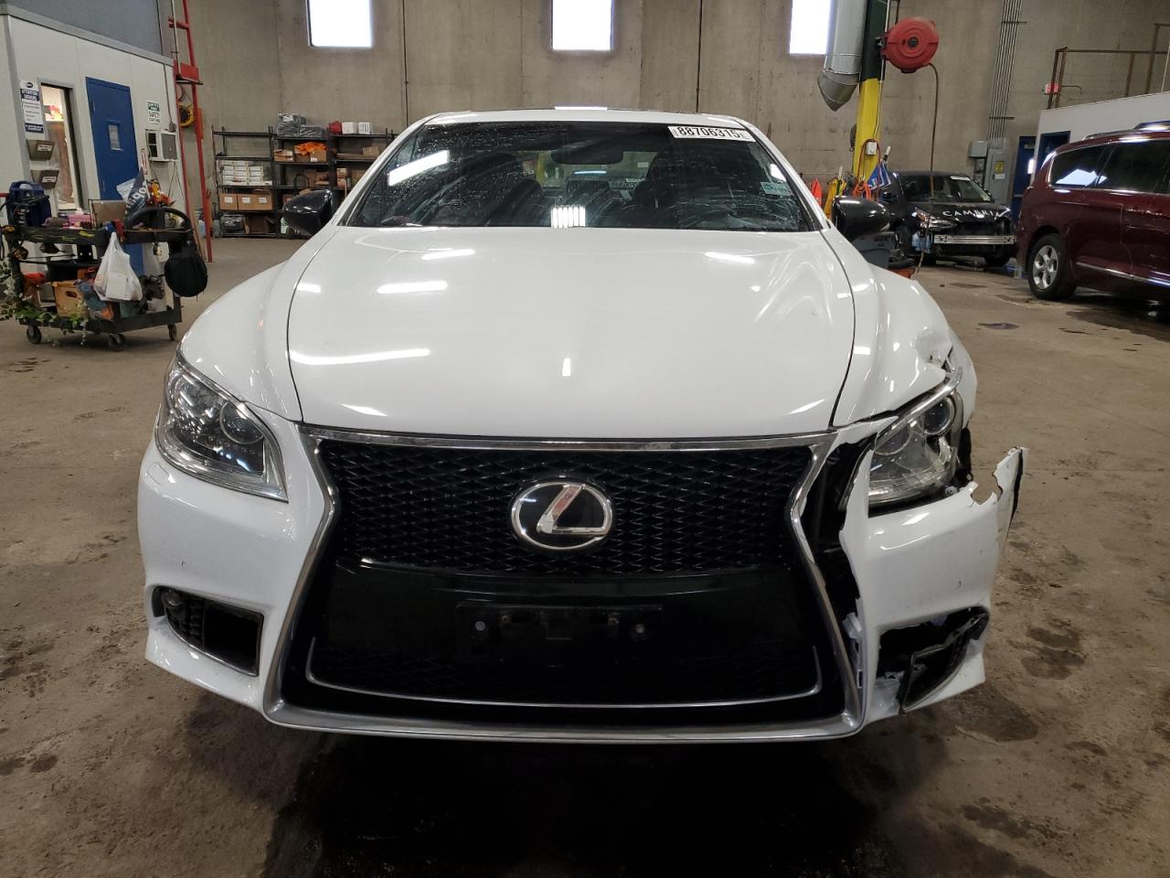 2015 Lexus LS - Image 5