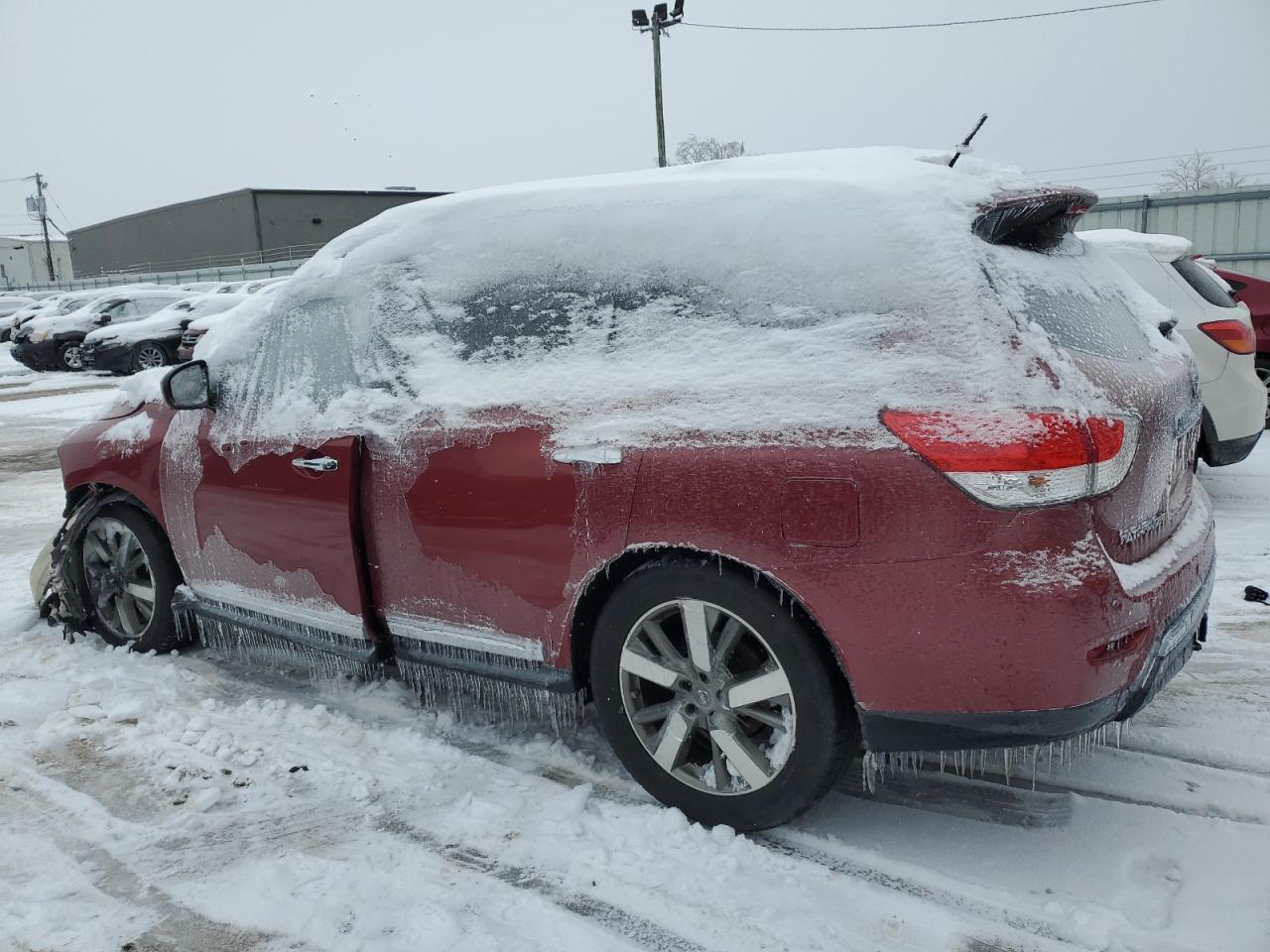 2013 Nissan Pathfinder - Image 2