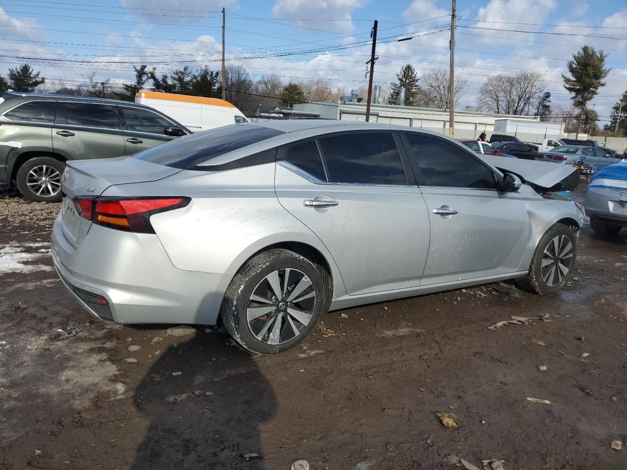 2021 Nissan Altima - Image 3