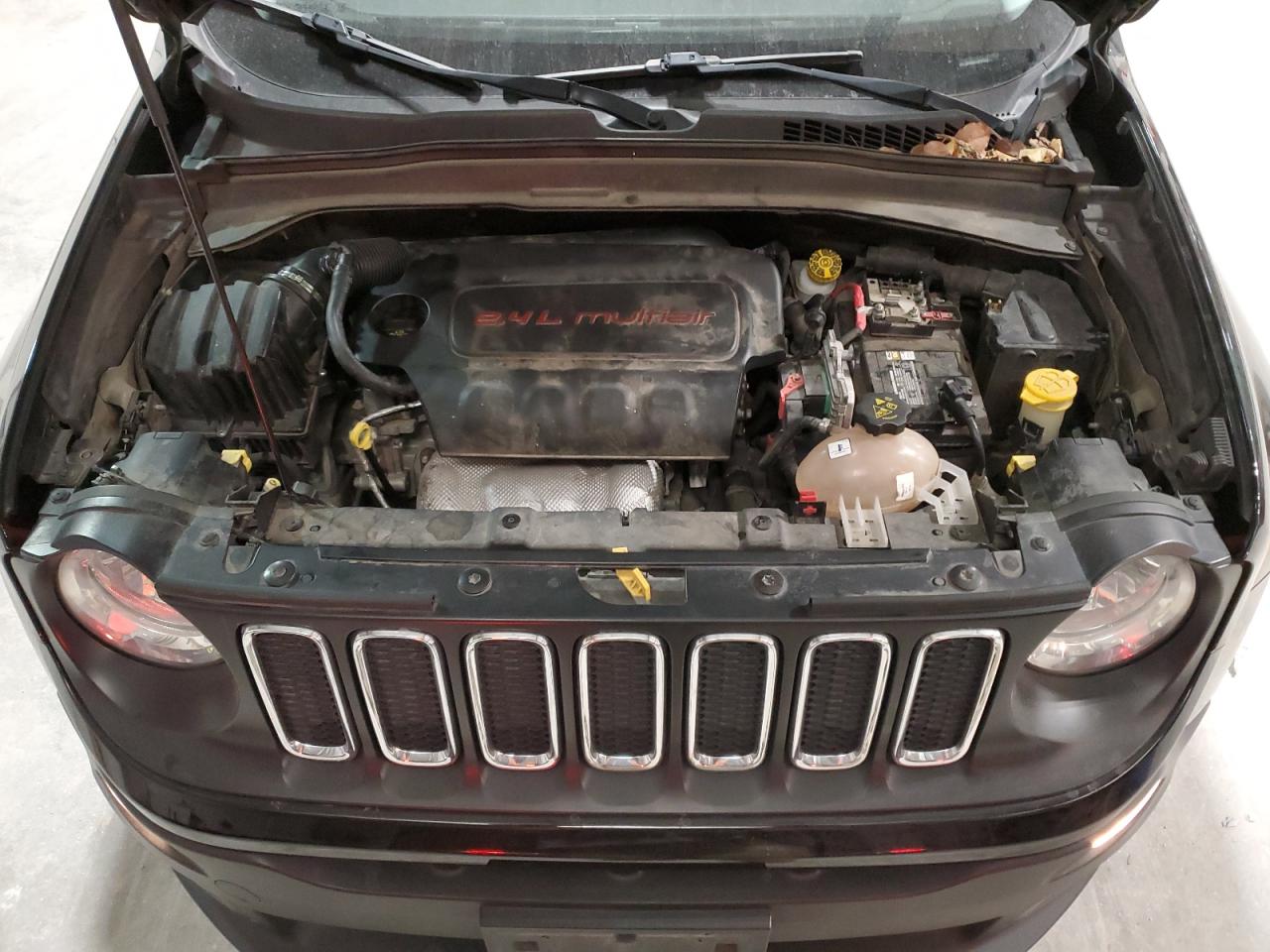 2017 Jeep Renegade - Image 13