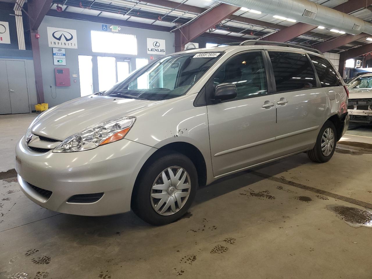2006 Toyota Sienna - Image 1