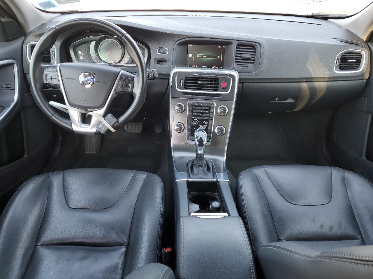 2015 Volvo V60 - Image 8
