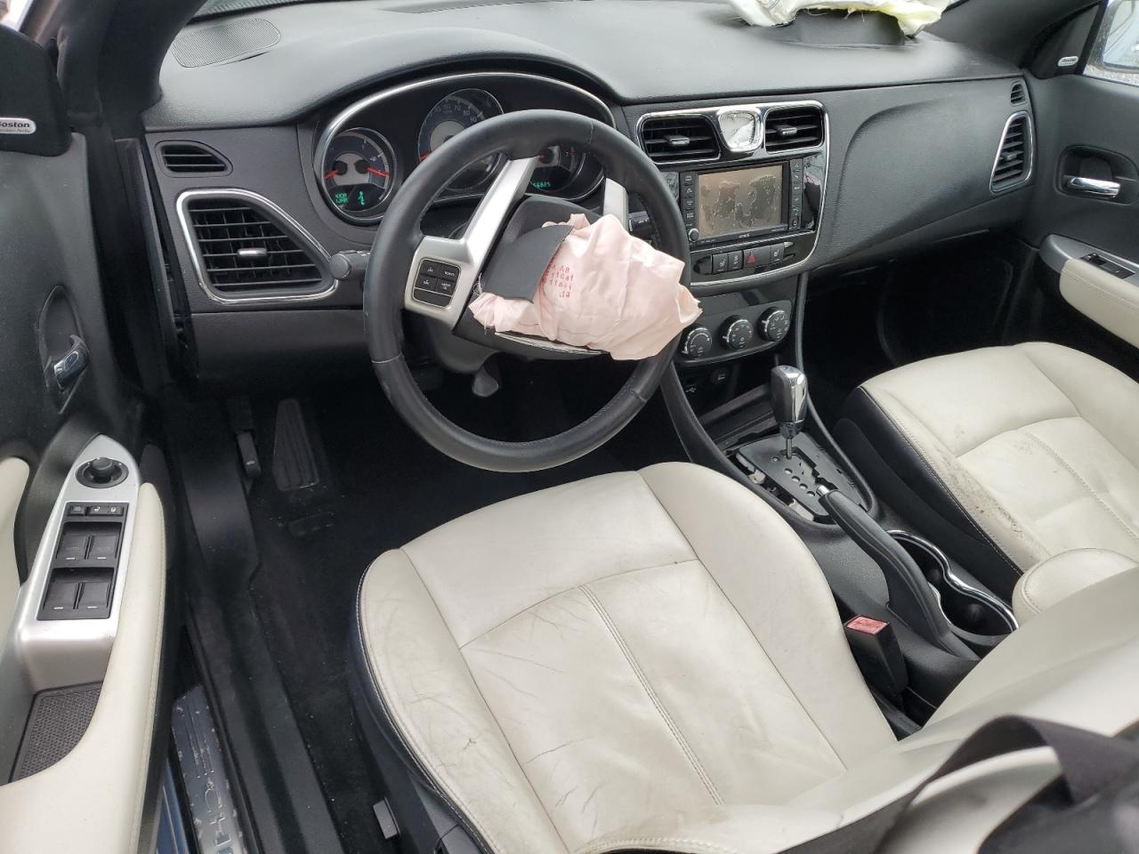 2013 Chrysler 200 - Image 8