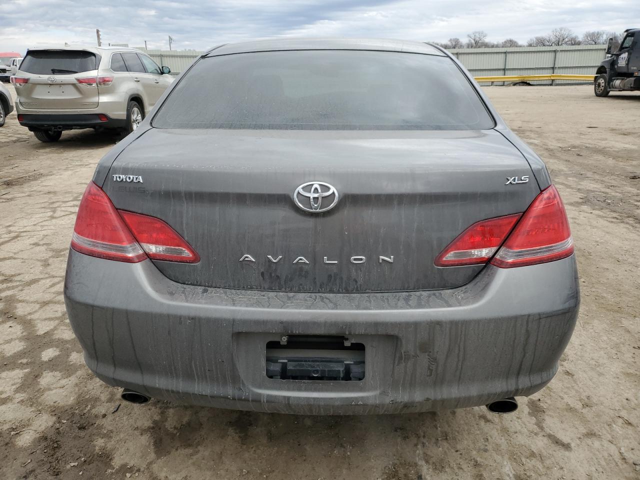 2007 Toyota Avalon - Image 6