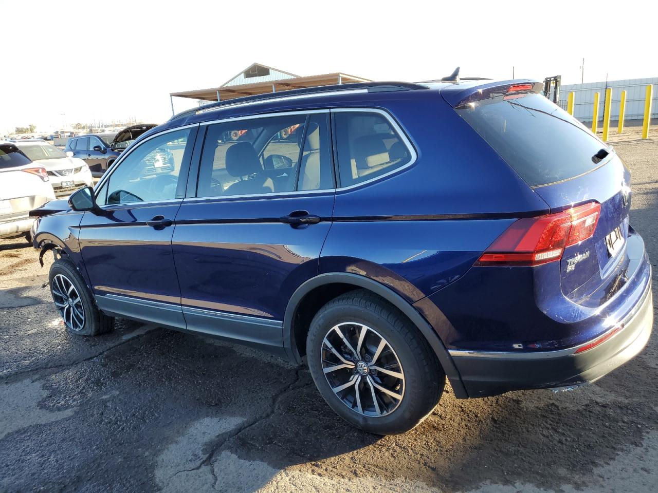 2021 Volkswagen Tiguan - Image 2