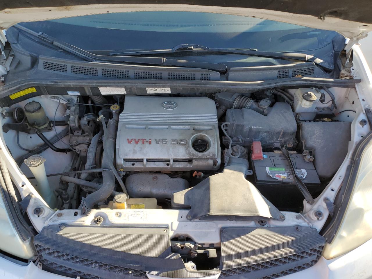 2004 Toyota Sienna - Image 12