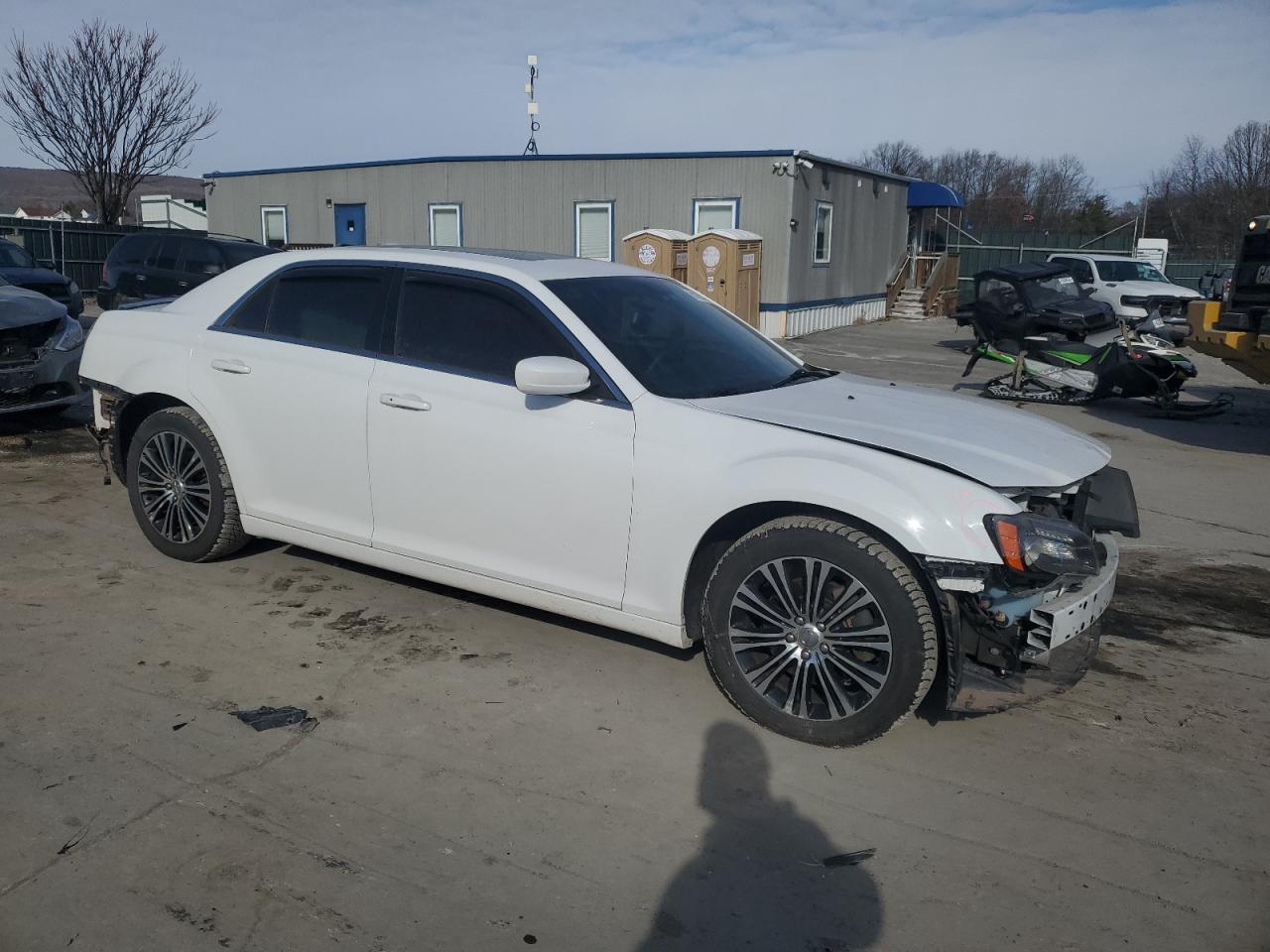 2014 Chrysler 300 - Image 4