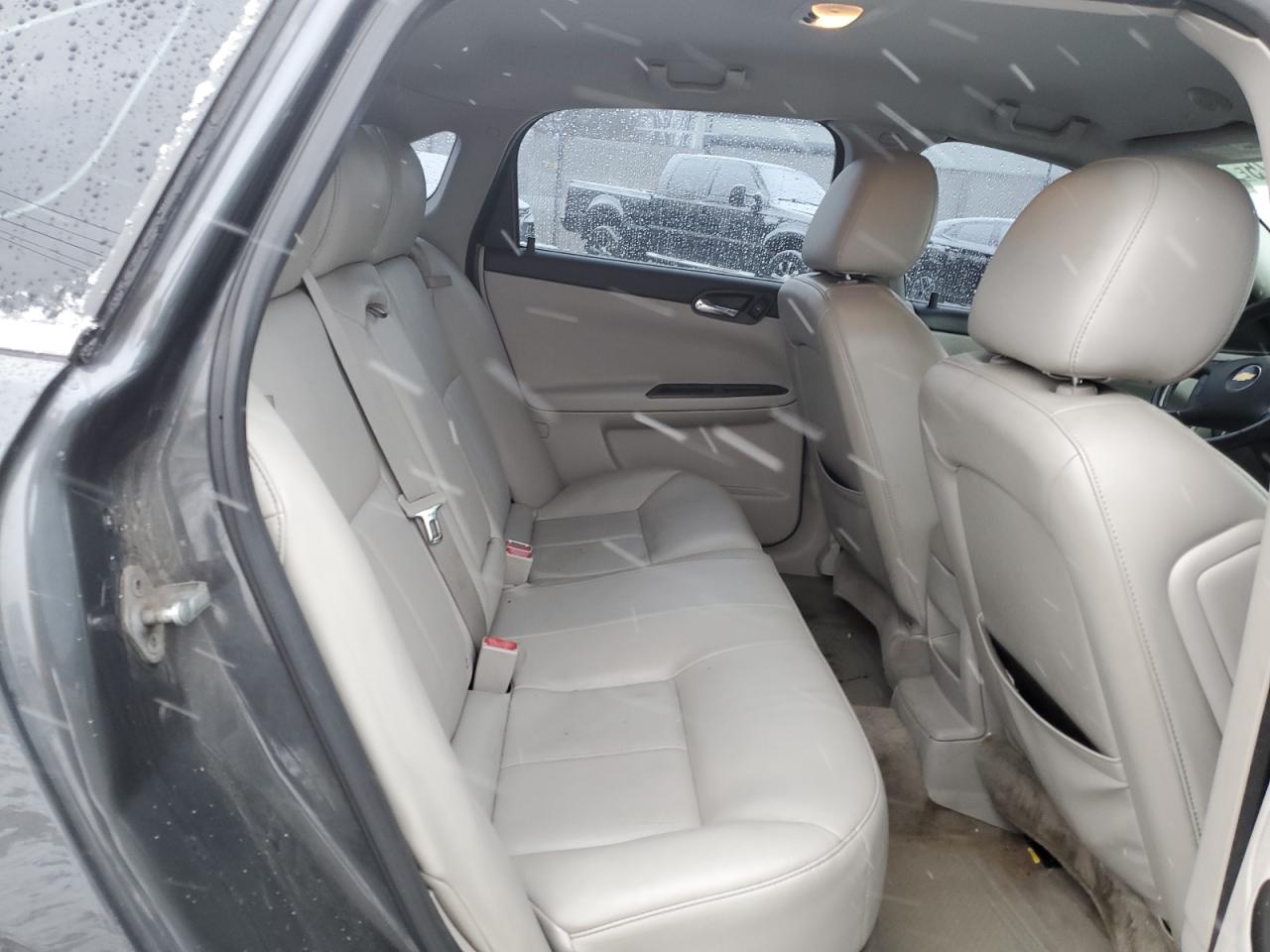 2011 Chevrolet Impala - Image 11
