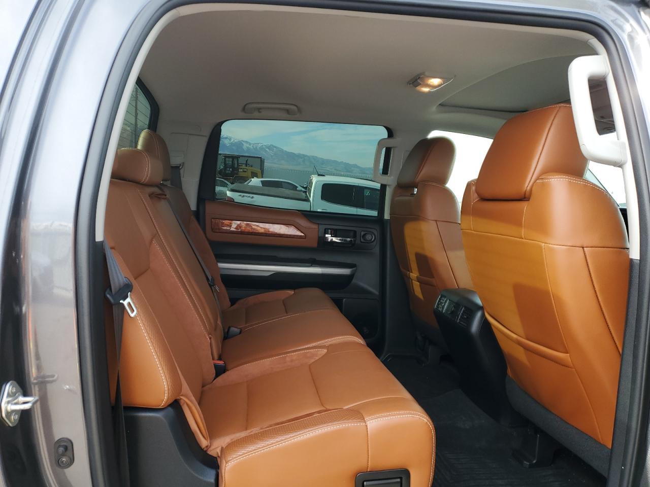 2018 Toyota Tundra - Image 10