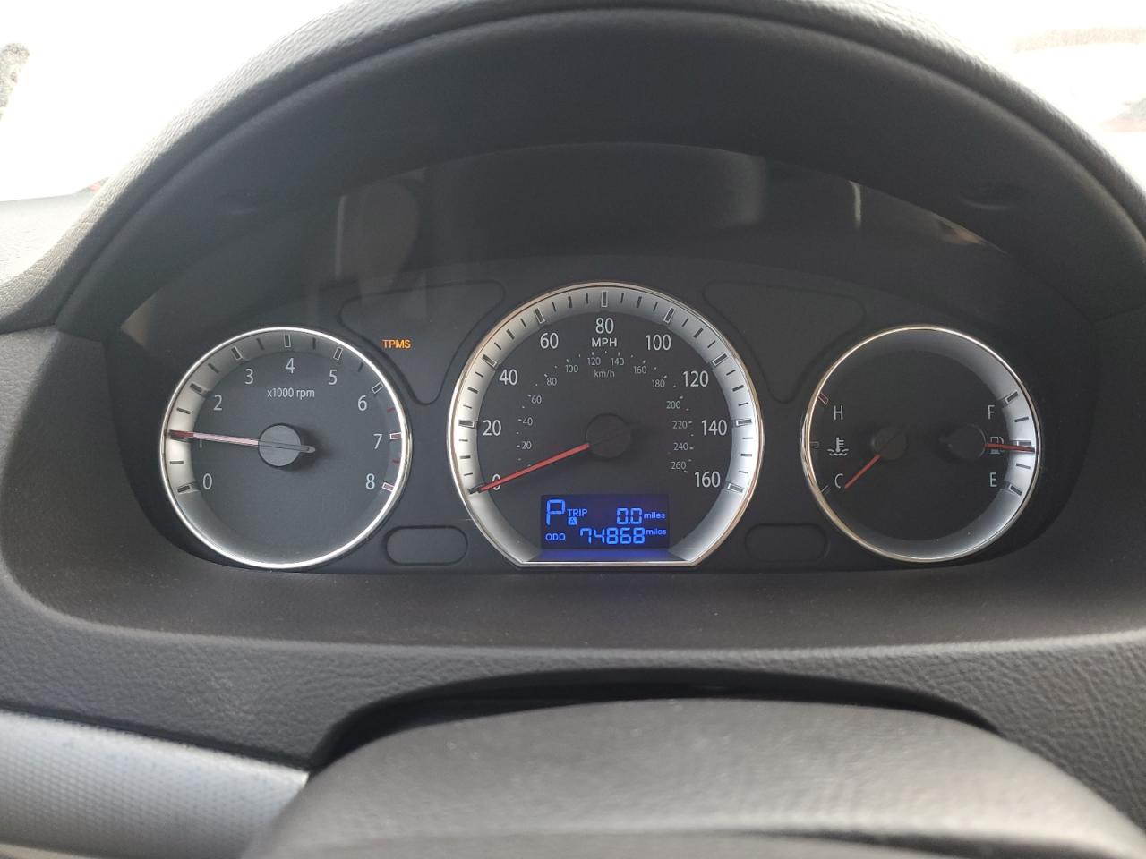 2010 Hyundai Sonata - Image 9