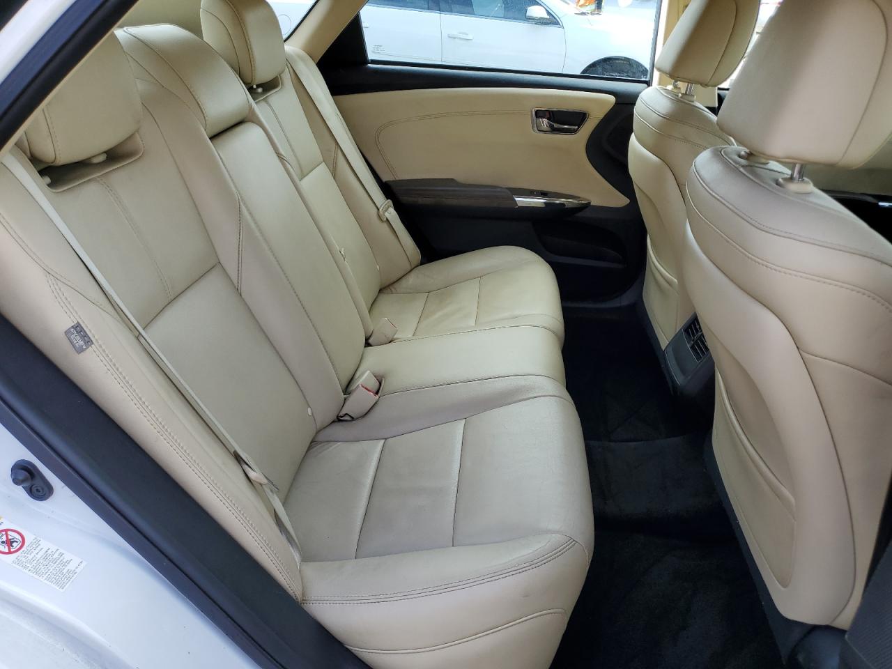 2014 Toyota Avalon - Image 10