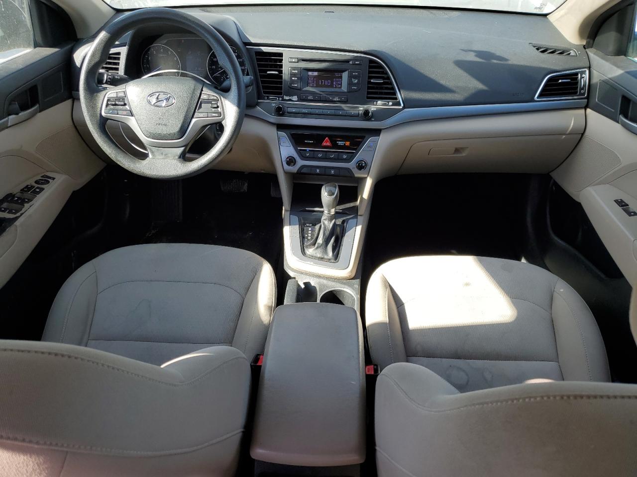 2017 Hyundai Elantra - Image 8