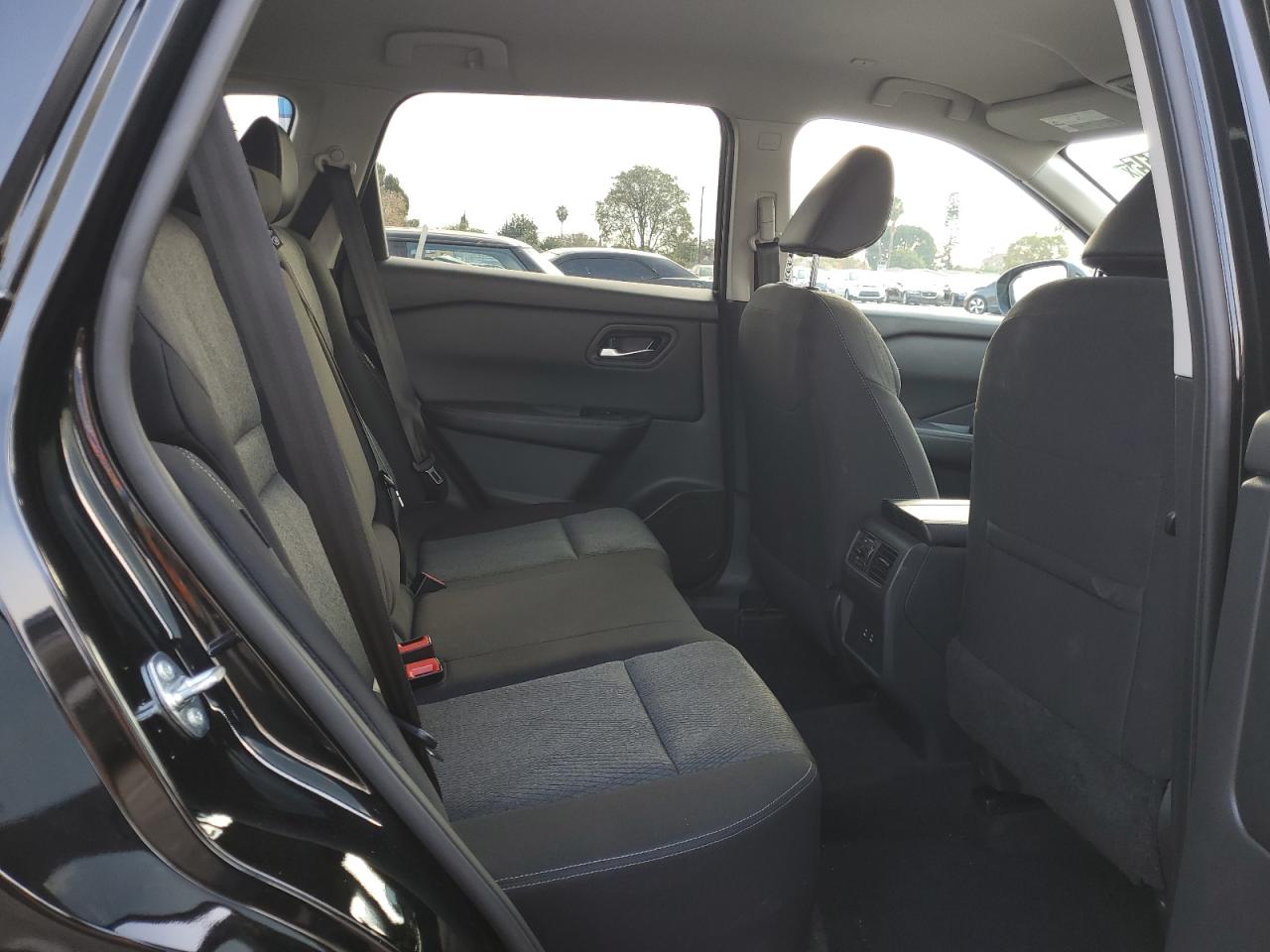 2024 Nissan Rogue - Image 11