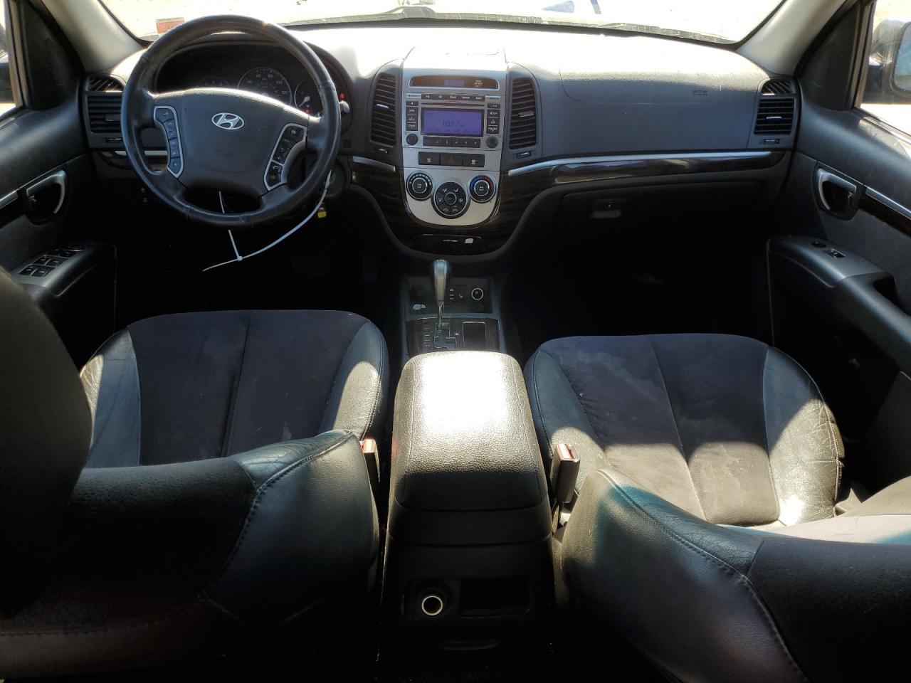 2010 Hyundai Santa Fe - Image 8