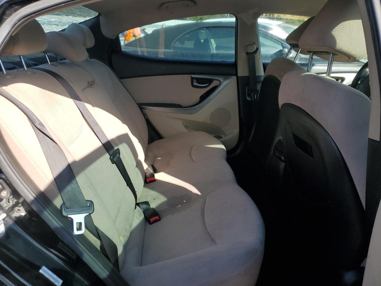 2014 Hyundai Elantra - Image 10