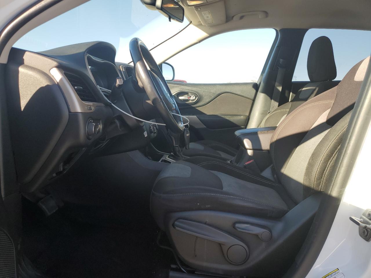 2017 Jeep Grand Cherokee - Image 7