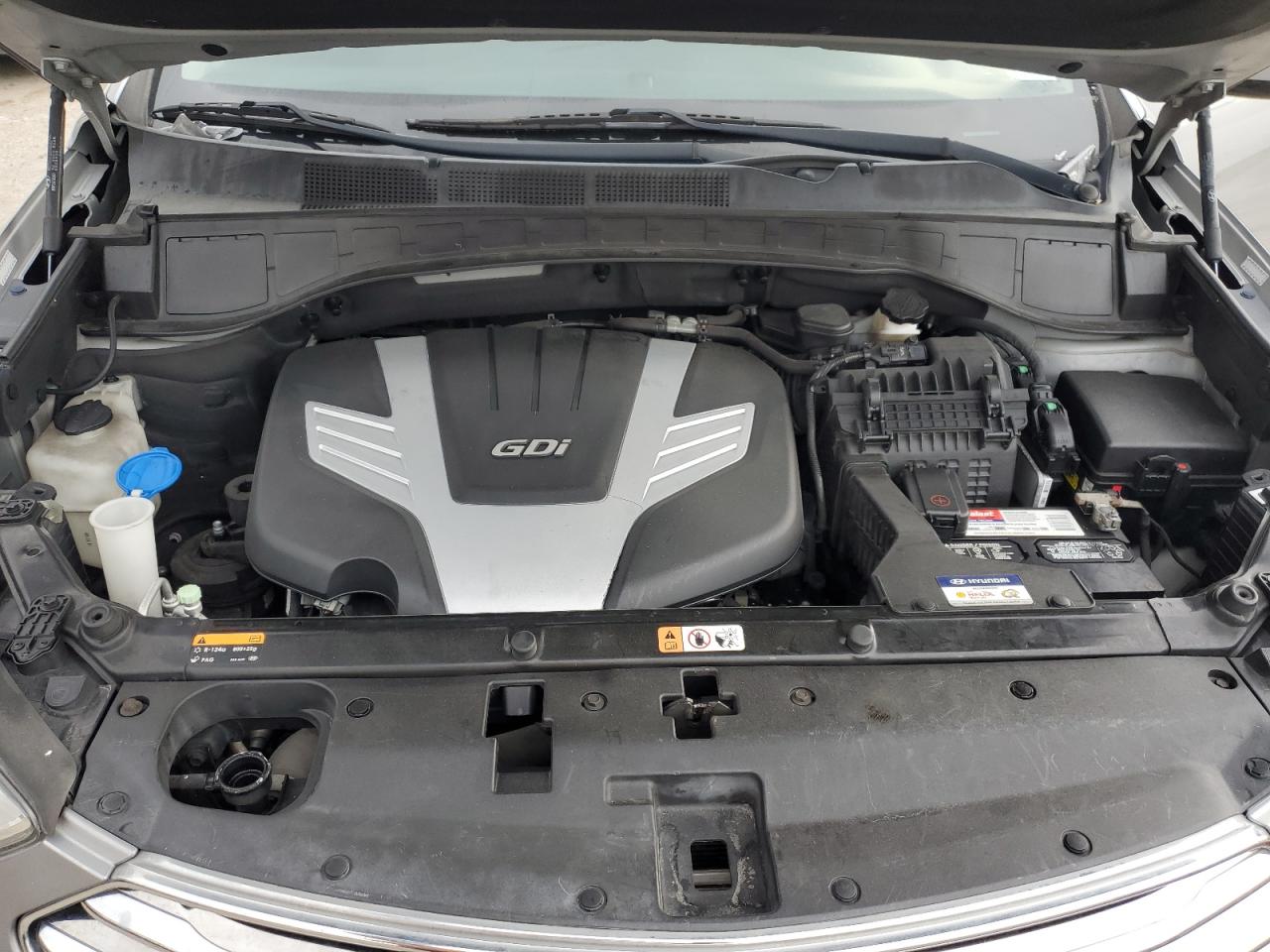 2016 Hyundai Santa Fe - Image 12