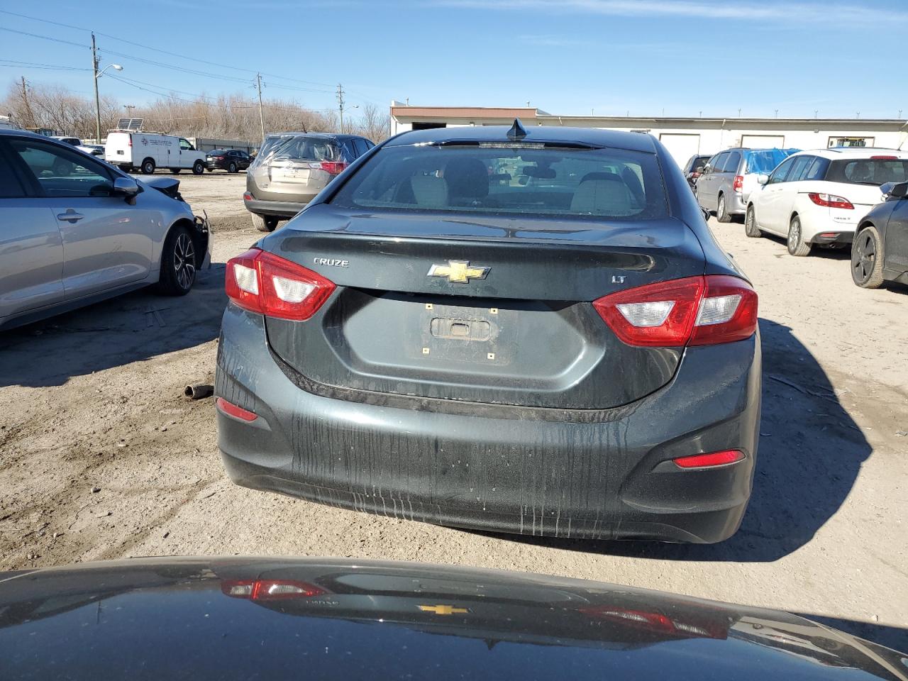 2017 Chevrolet Cruze - Image 6