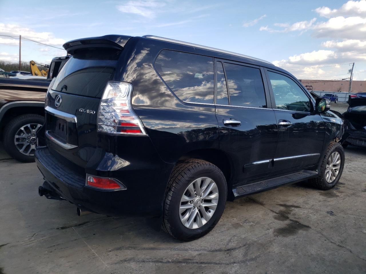 2018 Lexus GX - Image 3