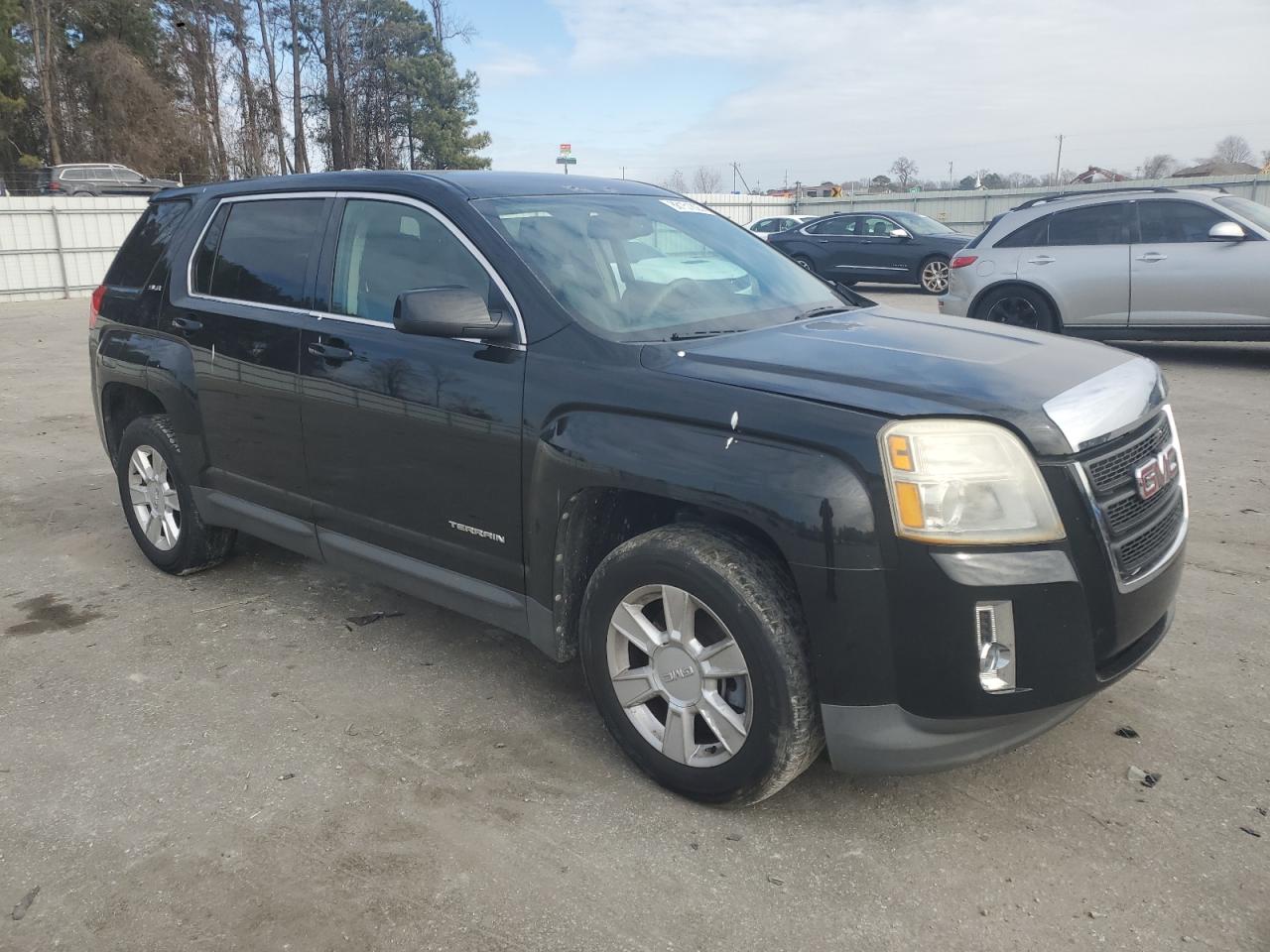 2011 GMC Terrain - Image 4