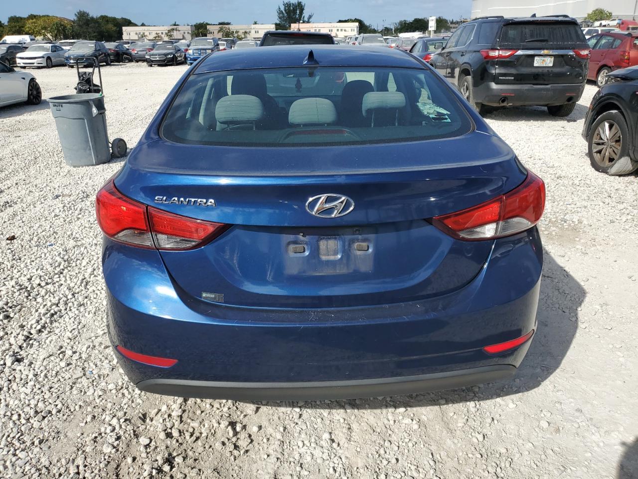2015 Hyundai Elantra - Image 6