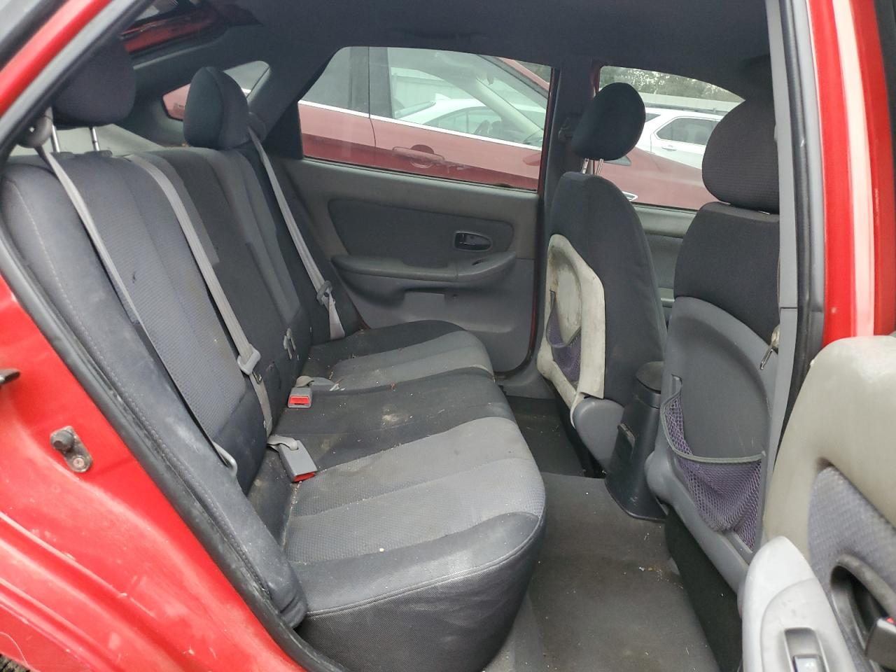 2005 Hyundai Elantra - Image 10