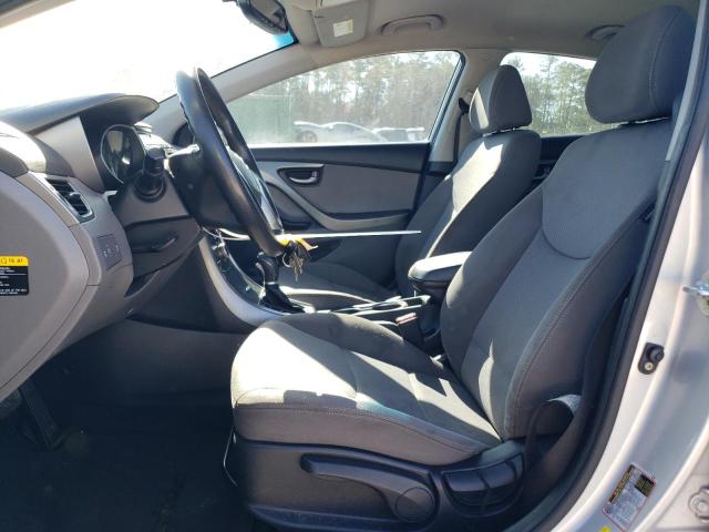 Sedans HYUNDAI ELANTRA 2015 Srebrny