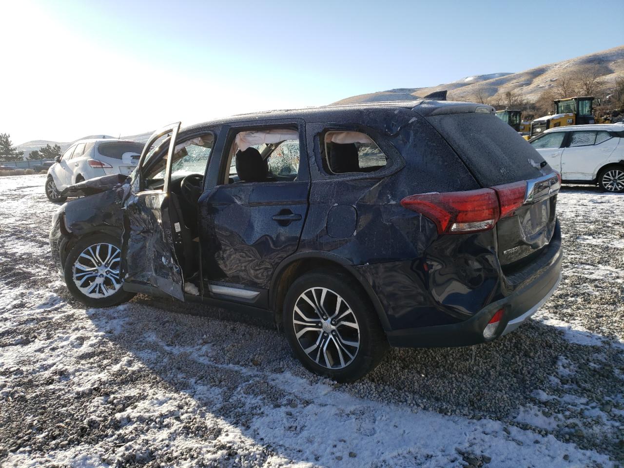 2018 Mitsubishi Outlander - Image 2