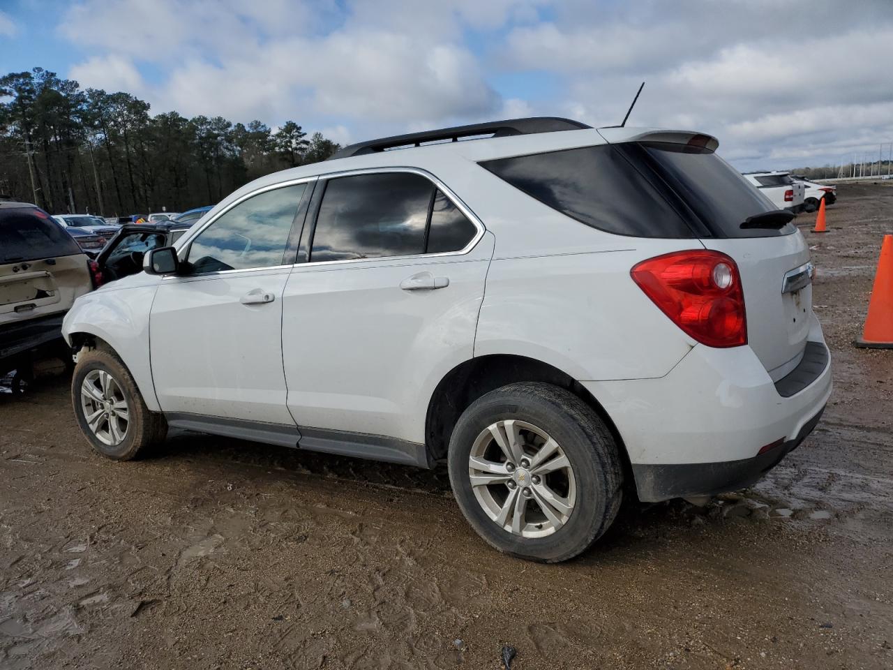 2015 Chevrolet Equinox - Image 2