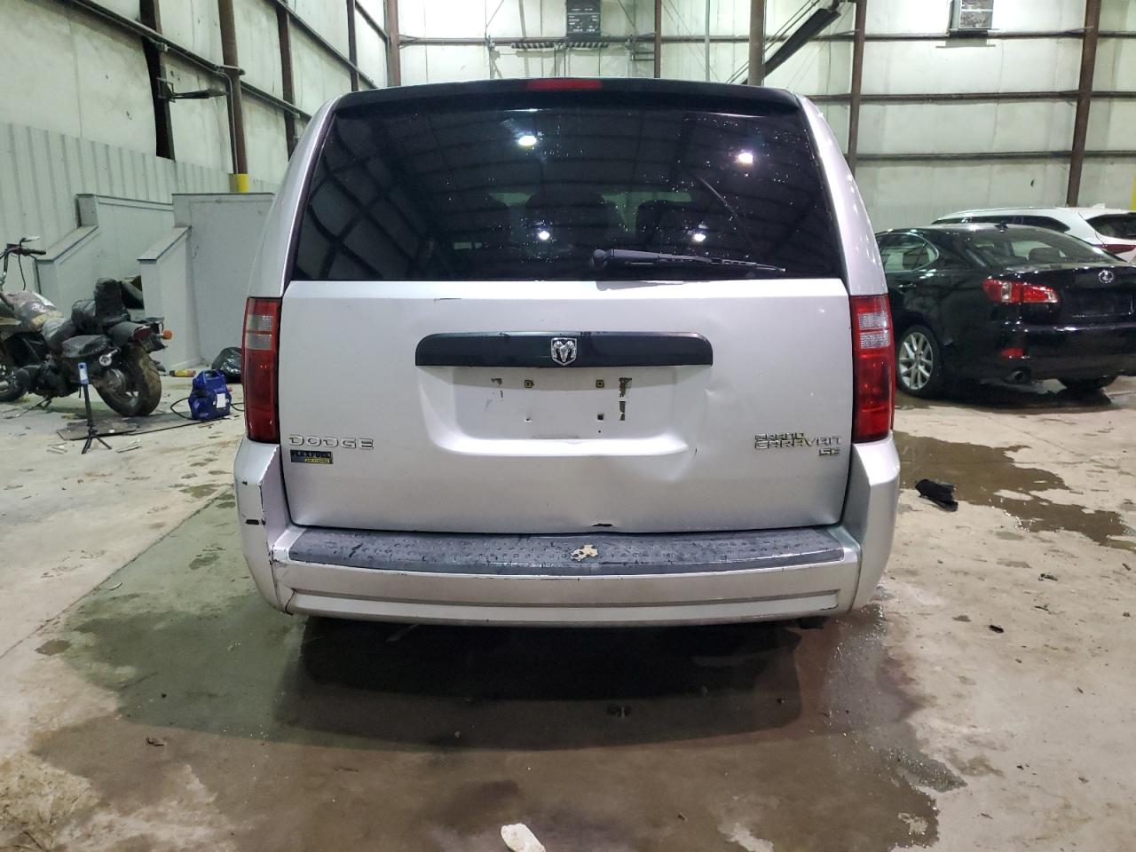 2009 Dodge Caravan - Image 6