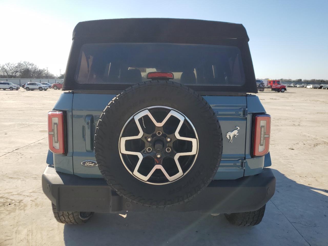 2022 Ford Bronco Base VIN: 1FMDE5DH6NLB13372 Lot: 80020714