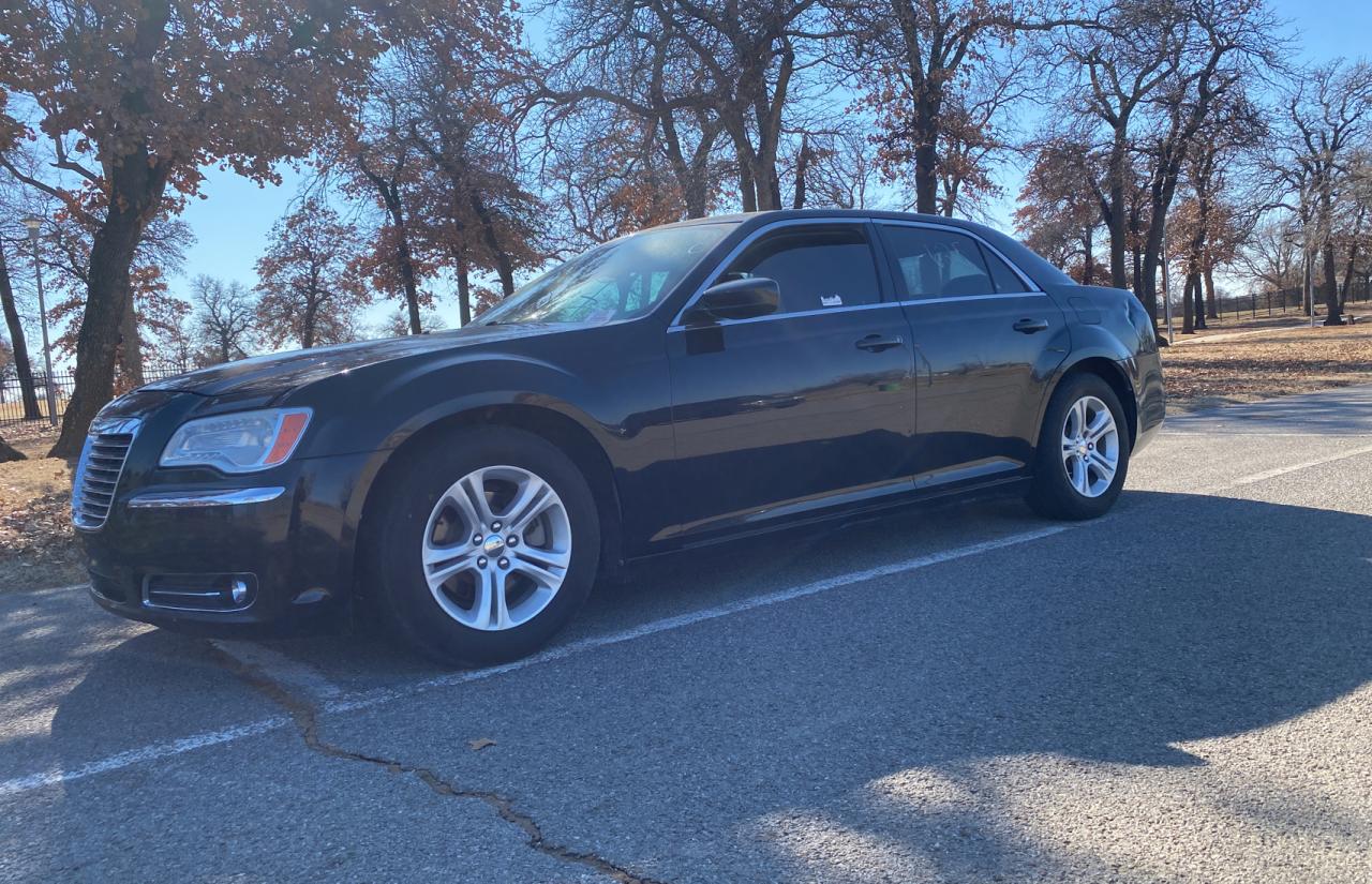 2014 Chrysler 300 - Image 2