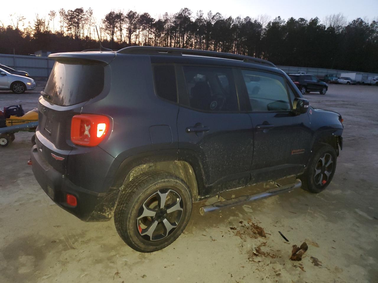2020 Jeep Renegade - Image 3
