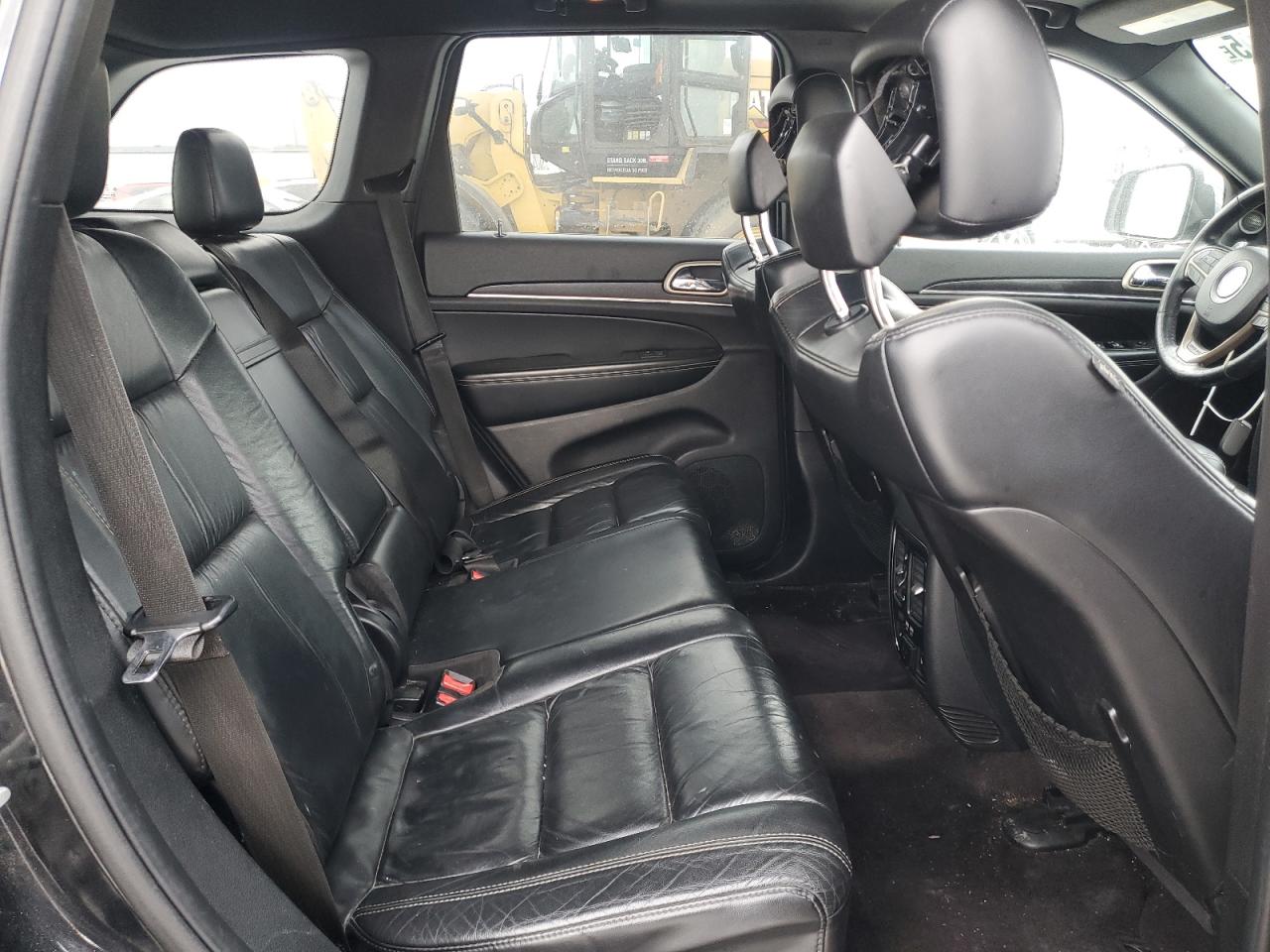 2015 Jeep Grand Cherokee - Image 12