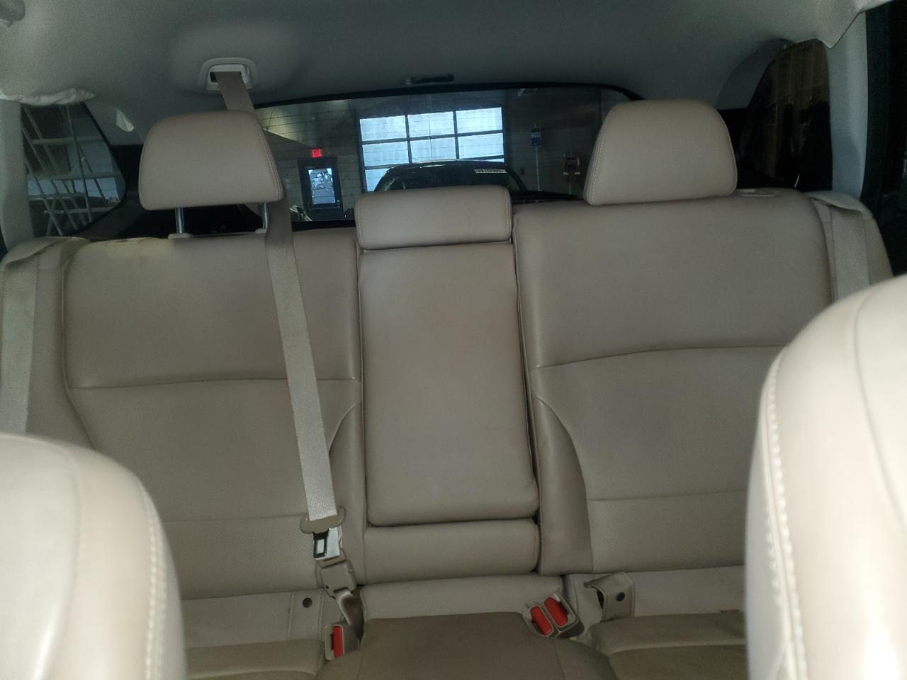 2018 Subaru Outback - Image 10
