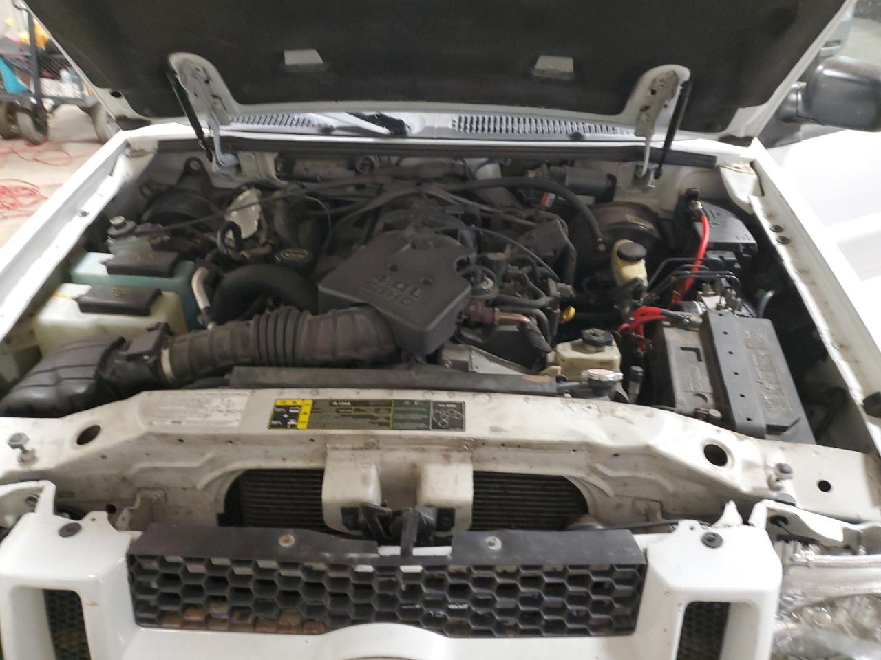 2004 Ford Explorer - Image 13