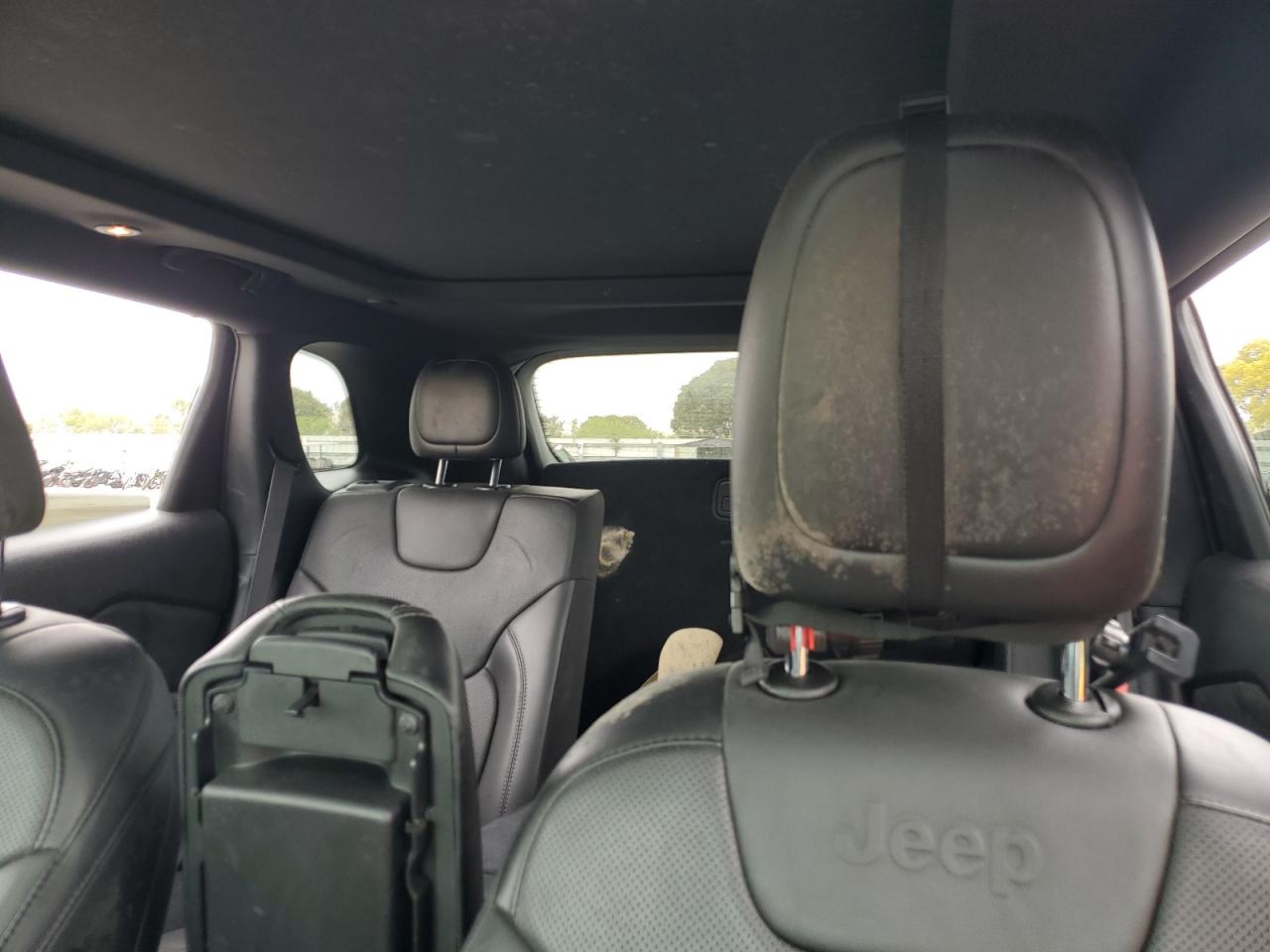 2019 Jeep Grand Cherokee - Image 10