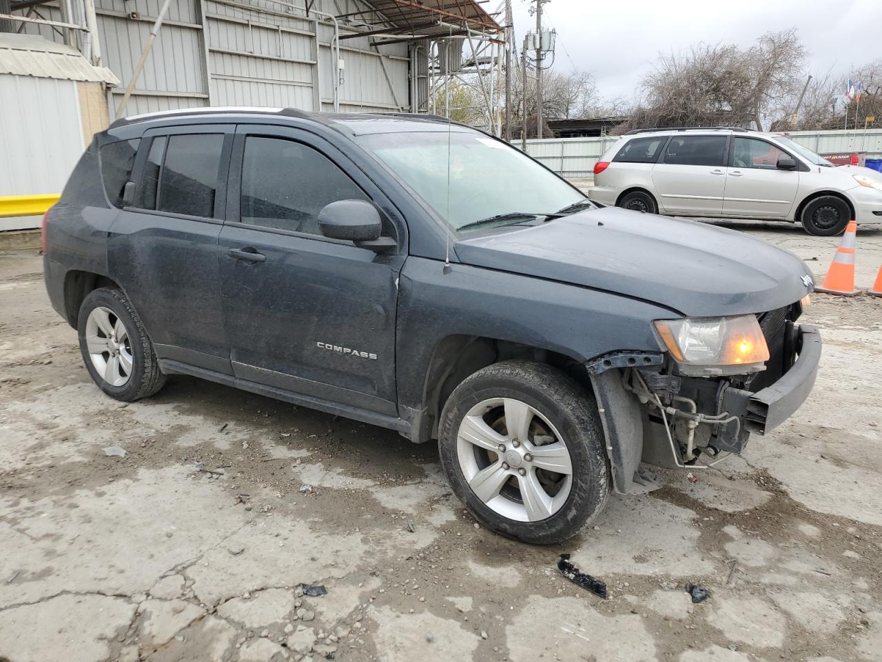 2015 Jeep Compass - Image 4