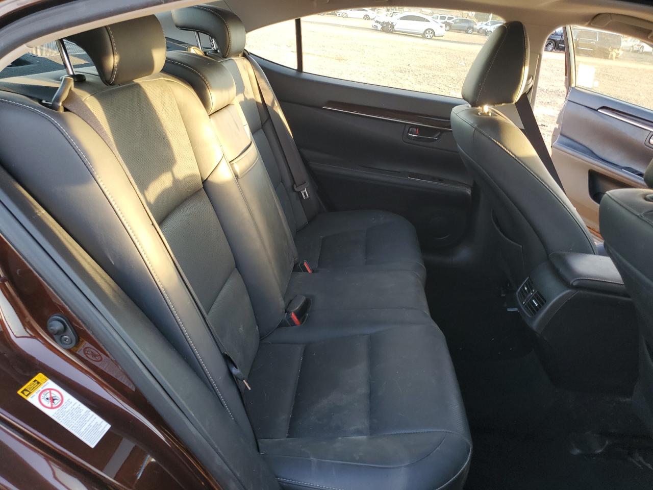 2016 Lexus ES - Image 10