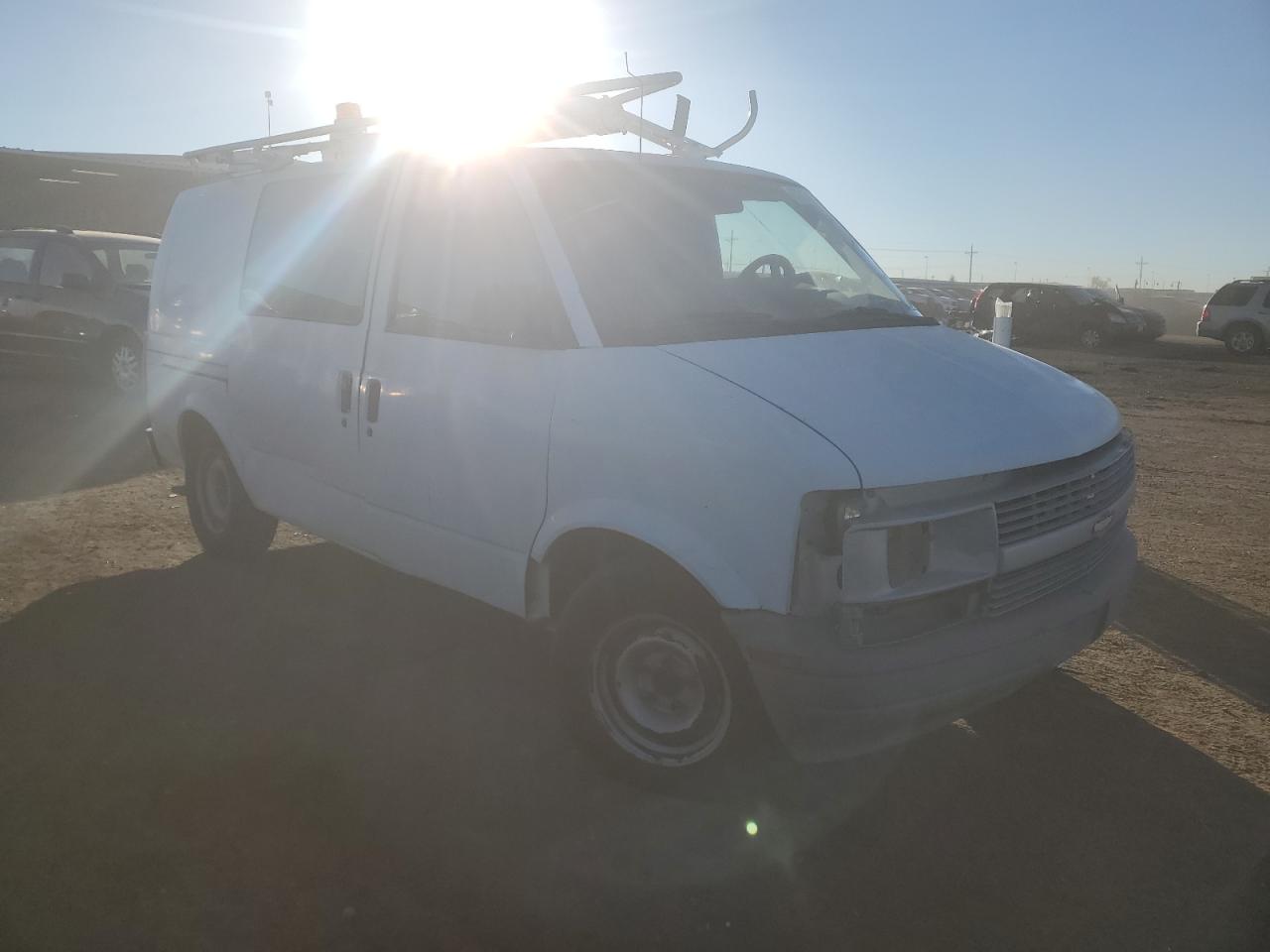 2000 Chevrolet Astro - Image 4