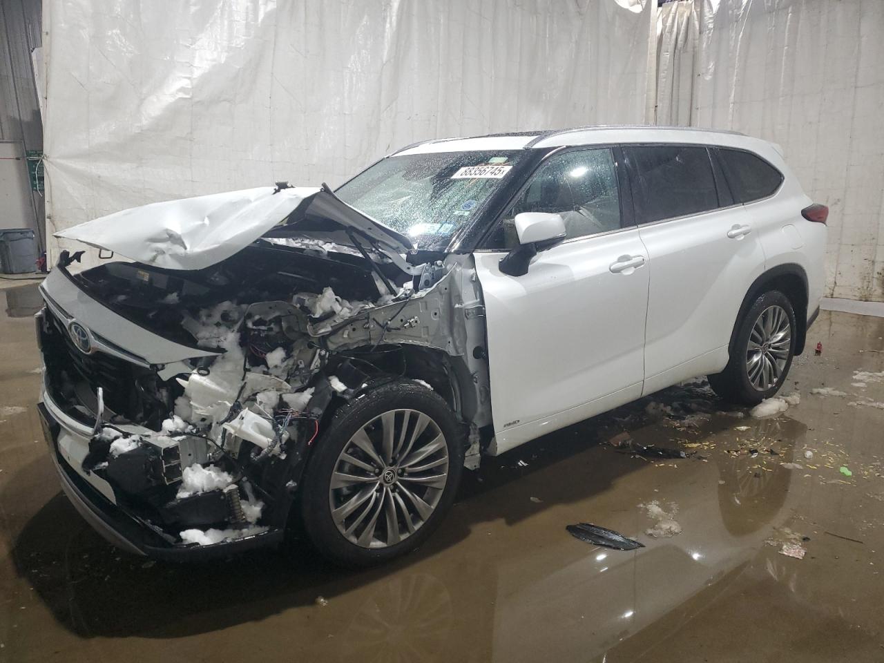 2022 Toyota Highlander - Image 1