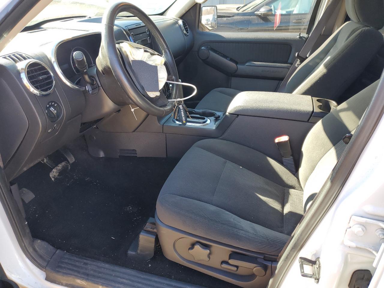 2009 Ford Explorer - Image 7