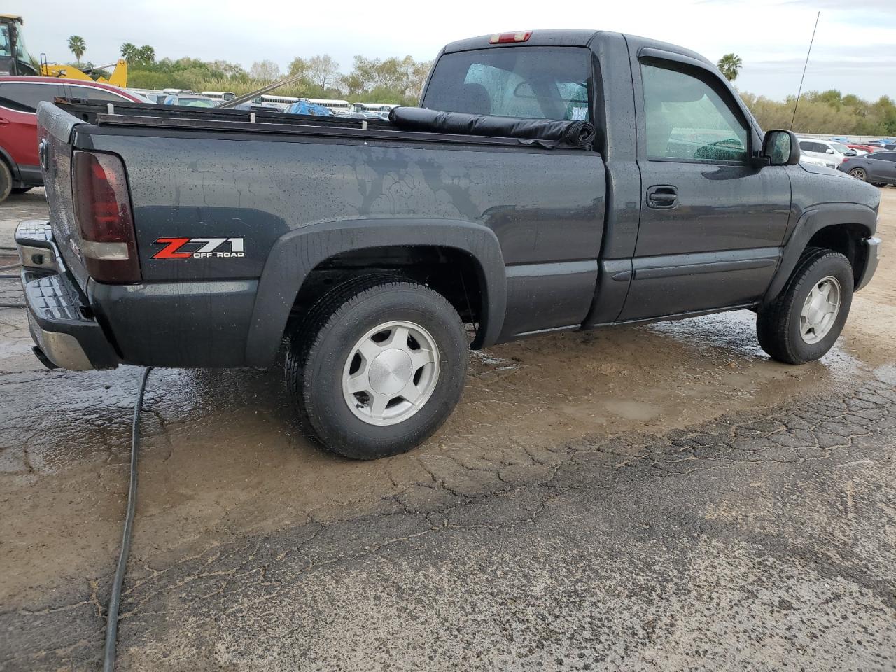 2004 GMC Sierra - Image 3