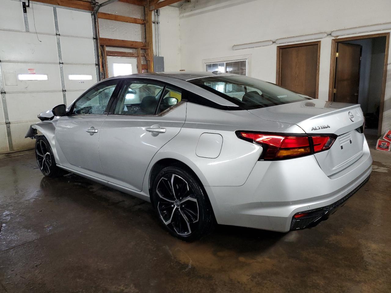 2024 Nissan Altima - Image 2