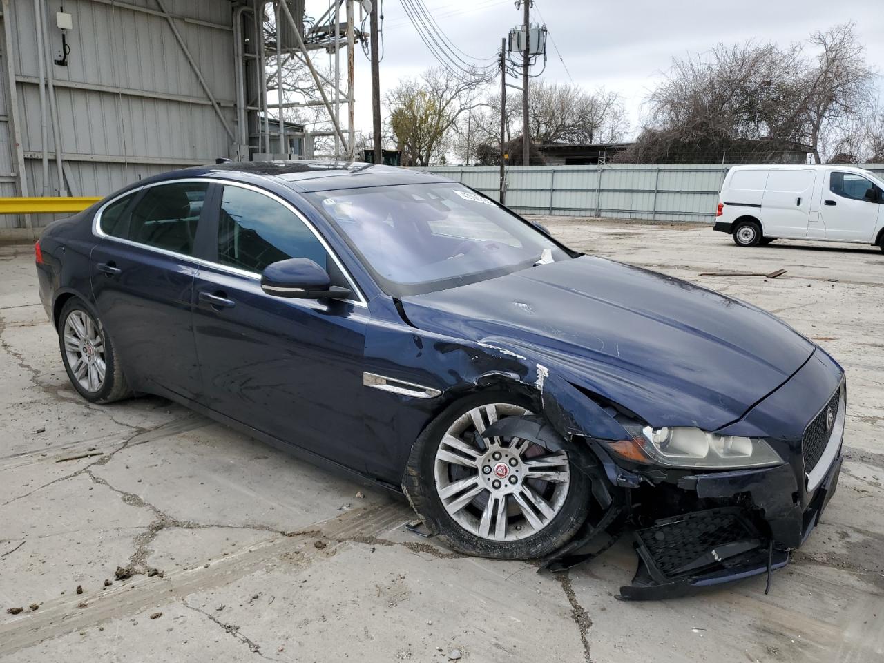 2017 Jaguar XF - Image 4
