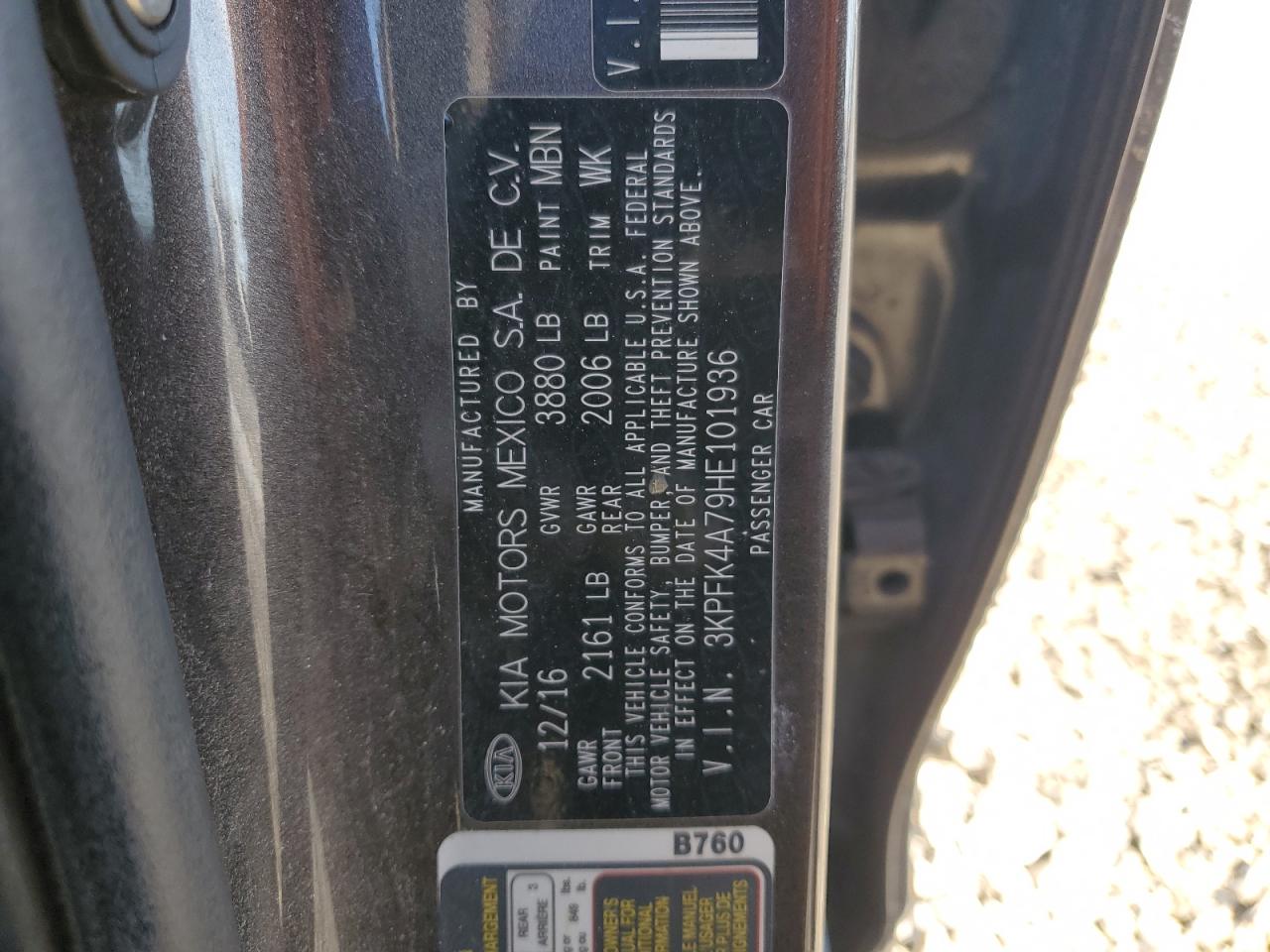 2017 Kia Forte - Image 14