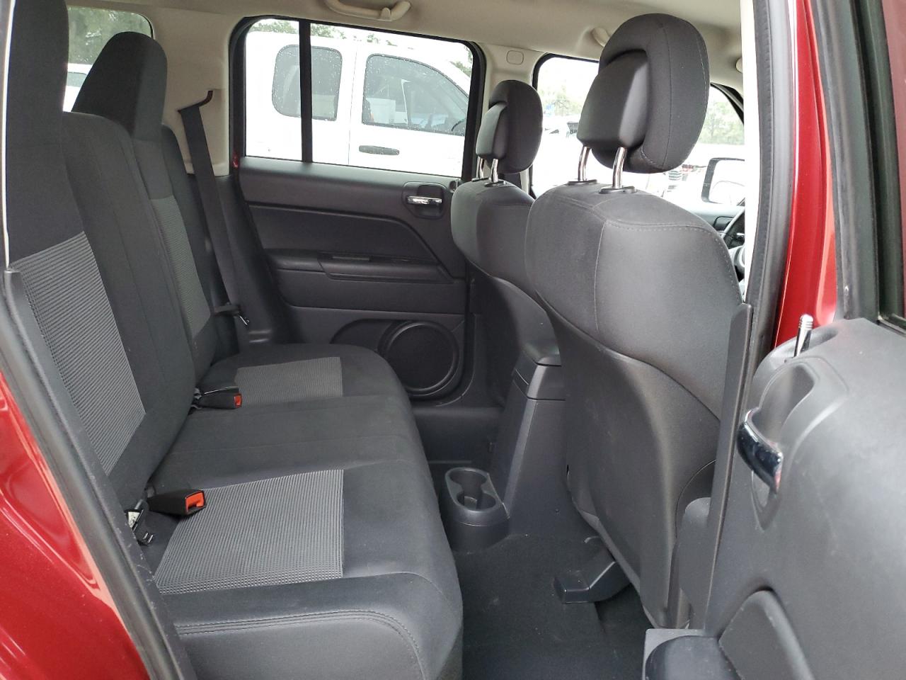 2012 Jeep Liberty (Patriot) - Image 10