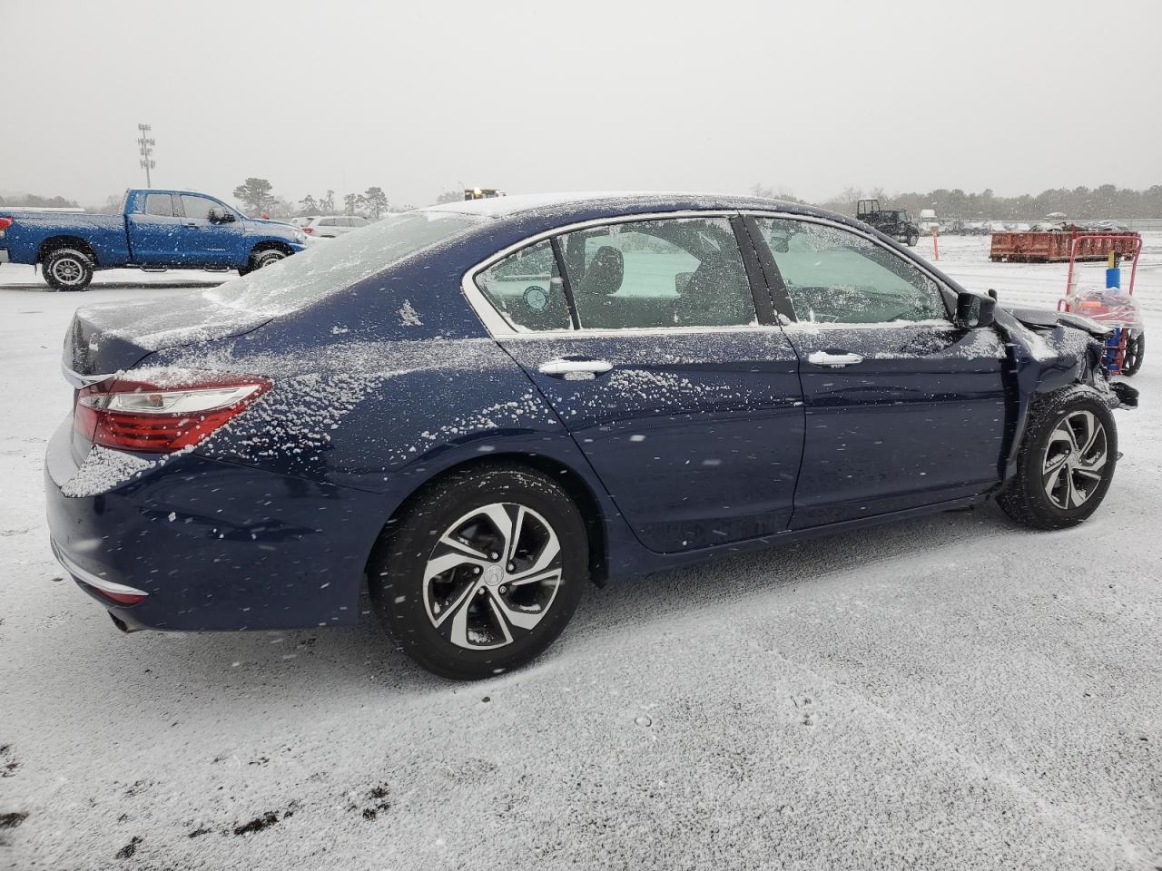 VIN 1HGCR2F30HA265833 2017 HONDA ACCORD no.3