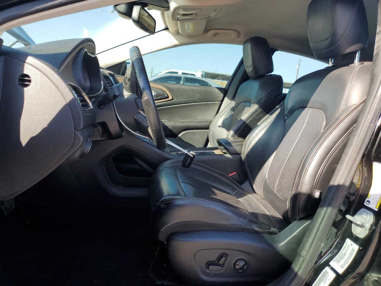 2015 Chrysler 200 - Image 7